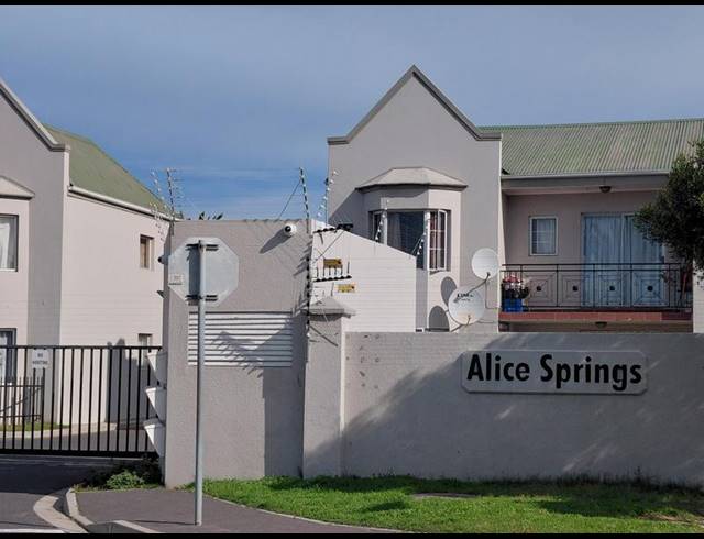 2 BEDROOM TOWNHOUSE FOR SALE IN GOODWOOD ESTATE